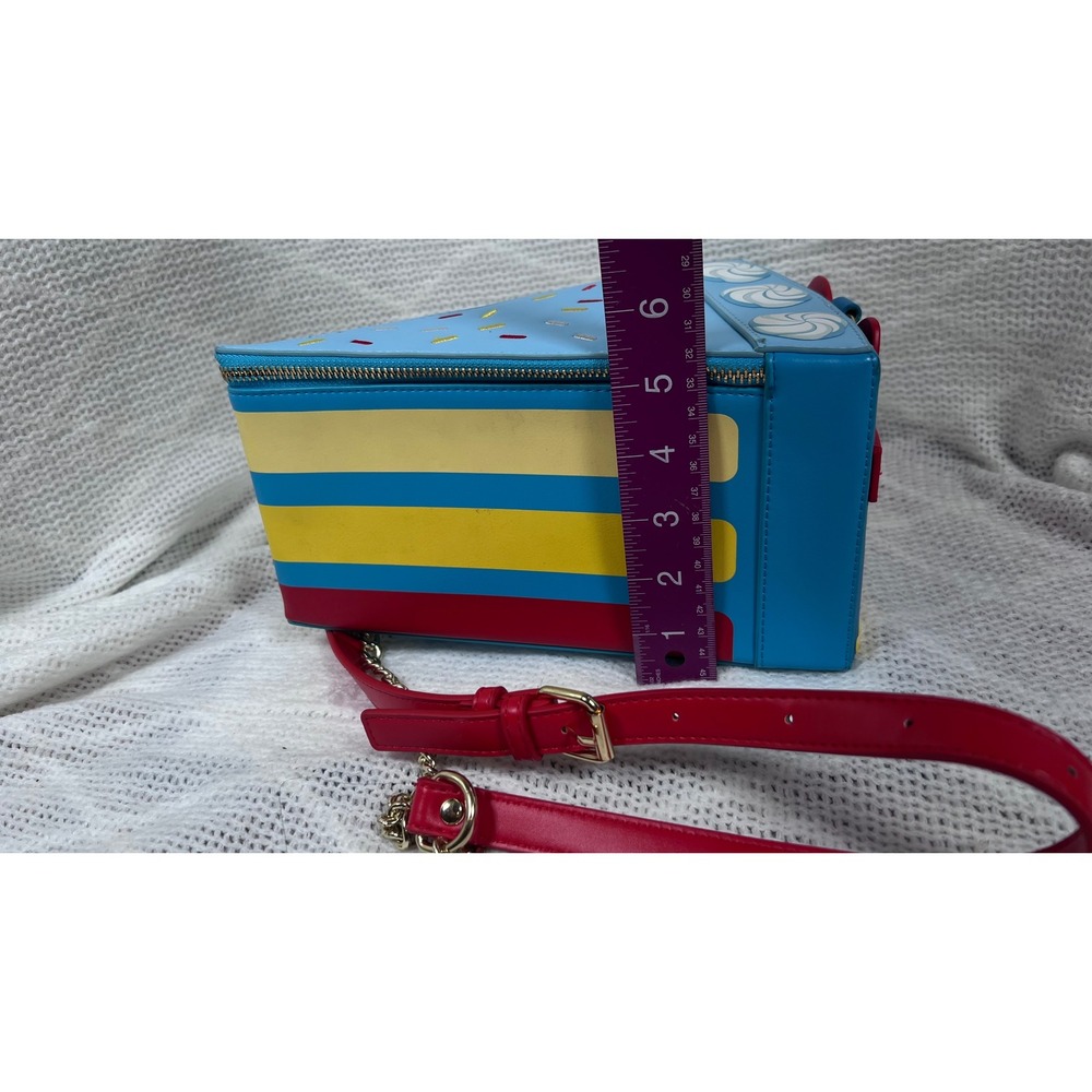 Loungefly Disney Snow White Slice of Cake Crossbody Bag Blue Multi Striped Cute! - Picture 3 of 9